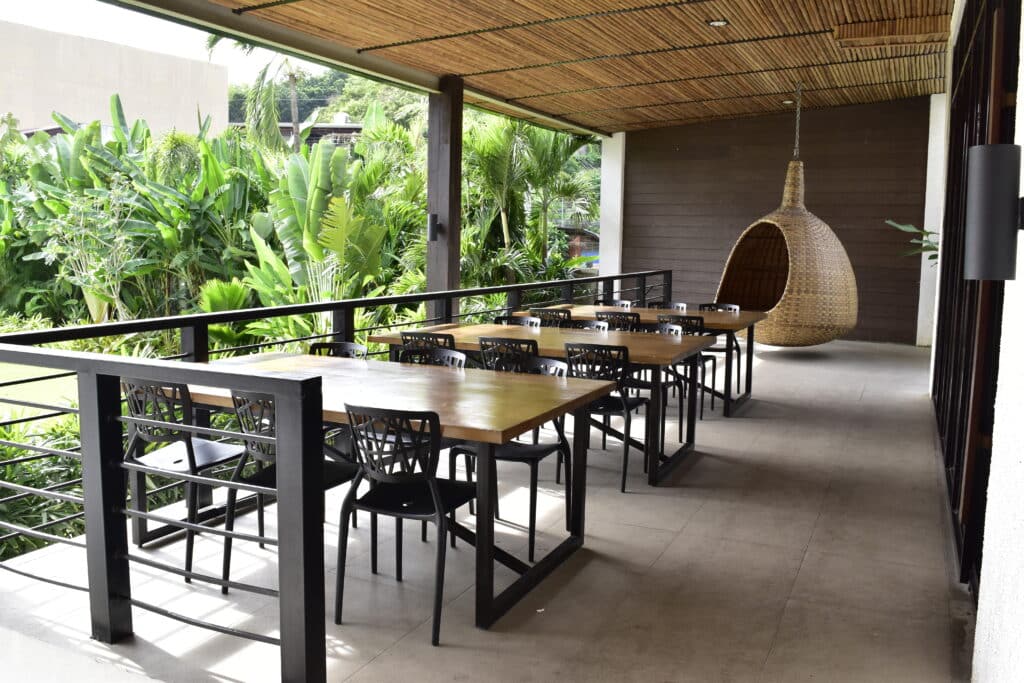 فريق مستقبل اللغات Coffee shop 1